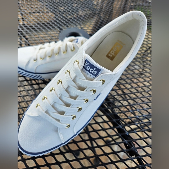 White Keds canvas Jump Kick Sneakers size 11 brand new never worn - Picture 2 of 8